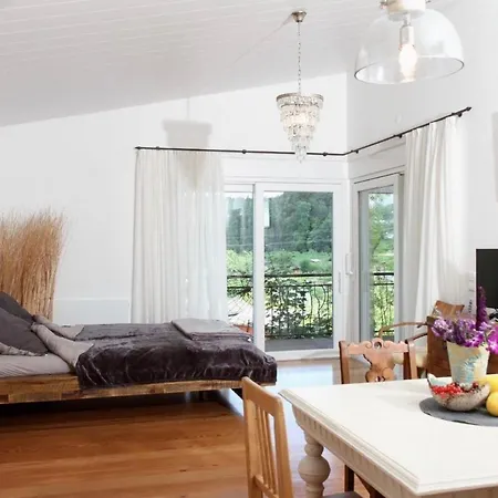 Feriehus Gaestehaeusle Haag *